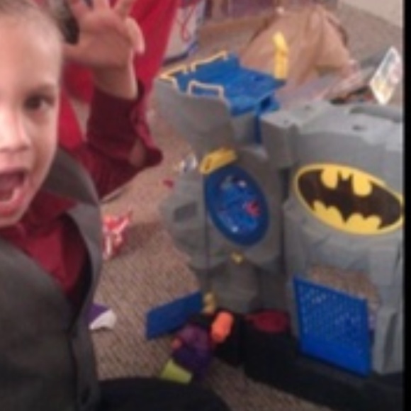 Fisher Price Batman Bat Cave Fold Up Playset 23” x 16” - Picture 3 of 5